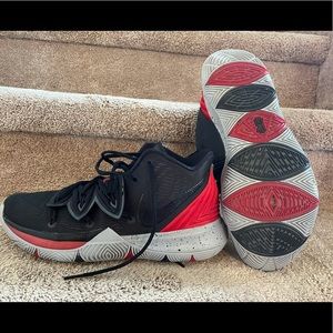 Men’s Kyrie Irving basketball shoes